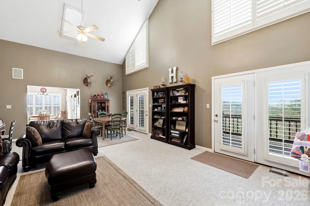 1489 Round Mountain Road Brevard NC 28712