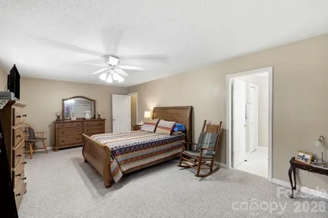 1489 Round Mountain Road Brevard NC 28712