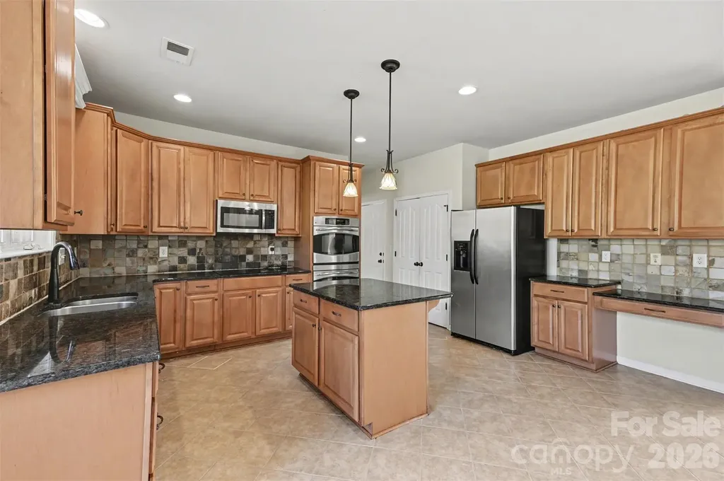 7512 Chasewater Drive Harrisburg NC 28075