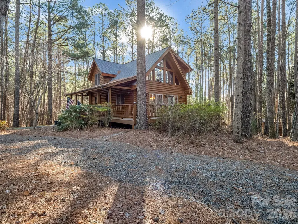 907 Hidden Lake Parkway Nebo NC 28761