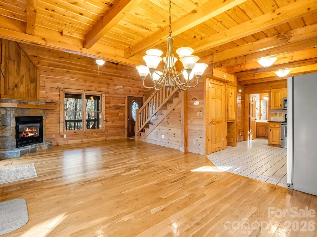 907 Hidden Lake Parkway Nebo NC 28761