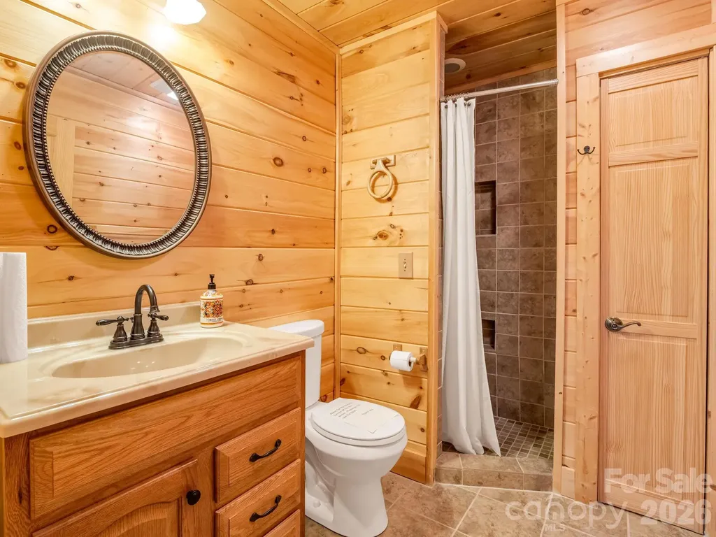 907 Hidden Lake Parkway Nebo NC 28761