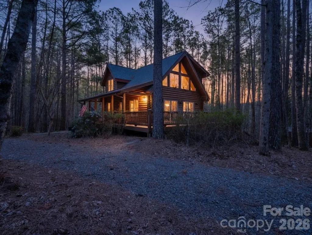 907 Hidden Lake Parkway Nebo NC 28761
