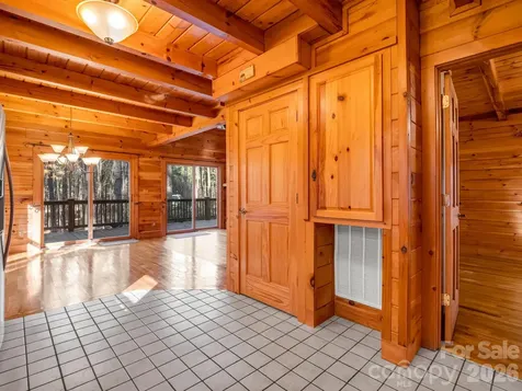 907 Hidden Lake Parkway Nebo NC 28761
