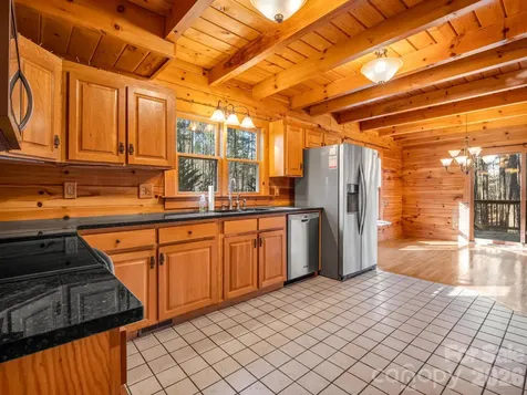 907 Hidden Lake Parkway Nebo NC 28761
