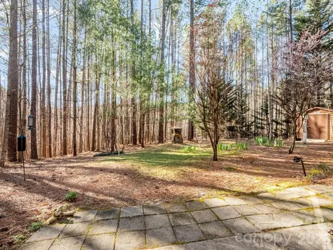 907 Hidden Lake Parkway Nebo NC 28761