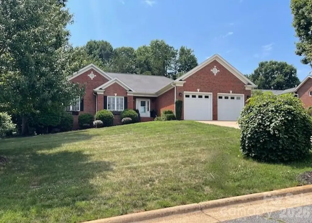 4945 Brookridge Drive NE Hickory NC 28601