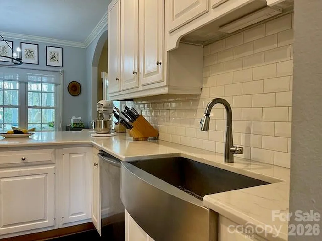 4945 Brookridge Drive NE Hickory NC 28601