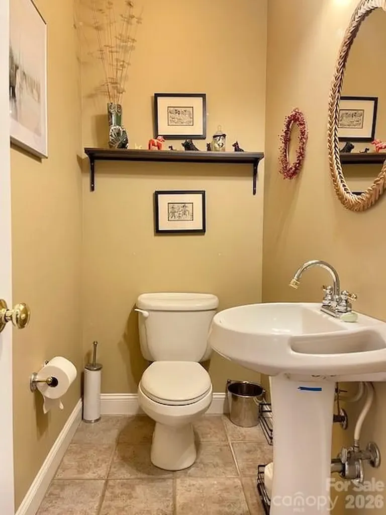 4945 Brookridge Drive NE Hickory NC 28601