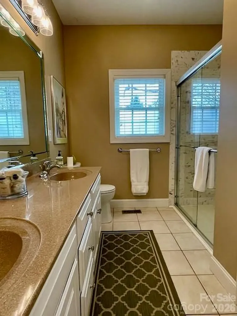 4945 Brookridge Drive NE Hickory NC 28601