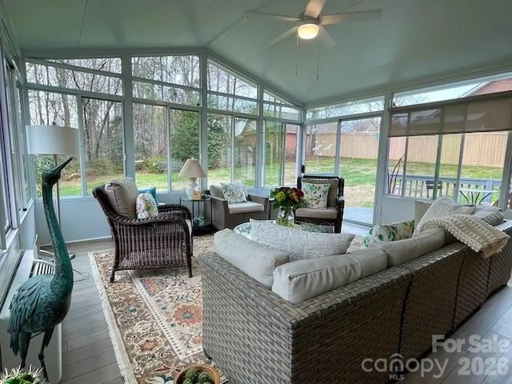 4945 Brookridge Drive NE Hickory NC 28601
