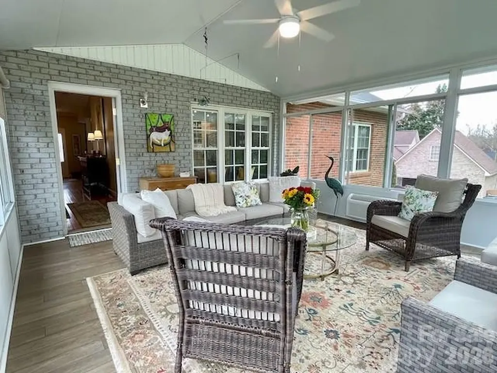 4945 Brookridge Drive NE Hickory NC 28601