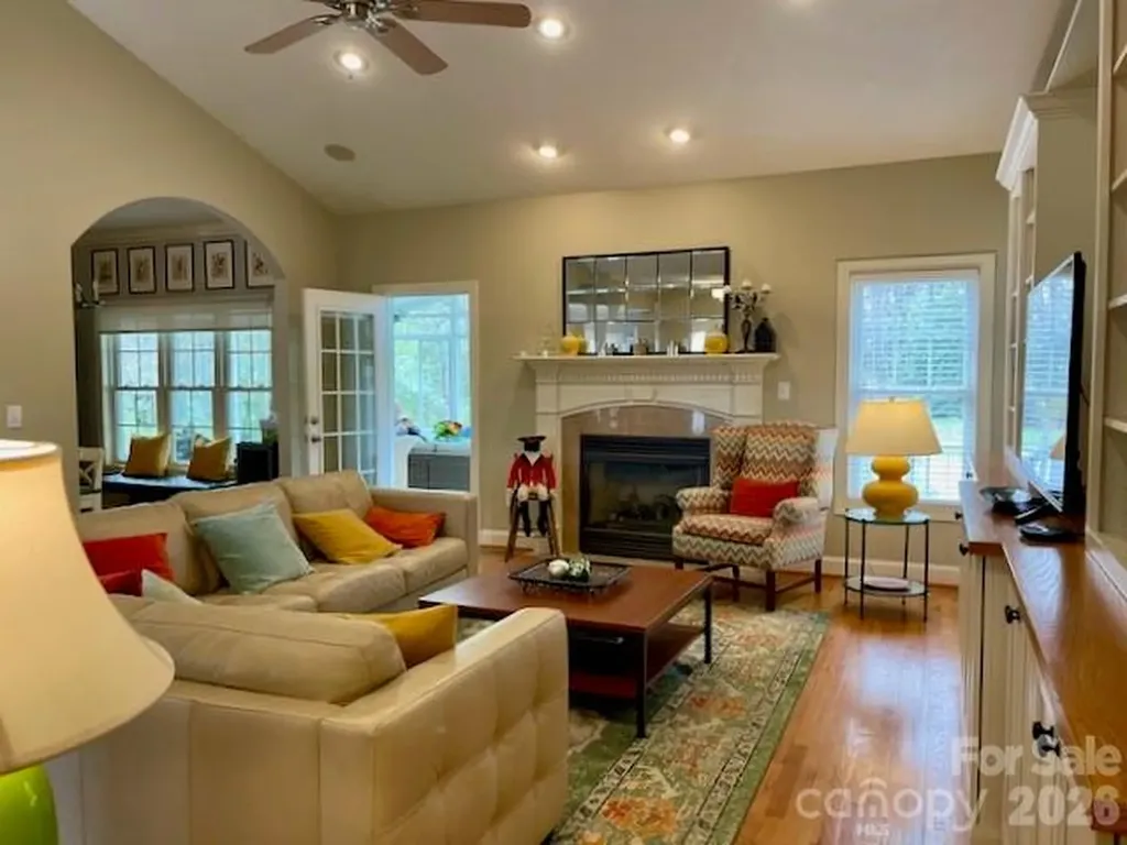 4945 Brookridge Drive NE Hickory NC 28601