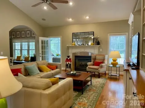 4945 Brookridge Drive NE Hickory NC 28601