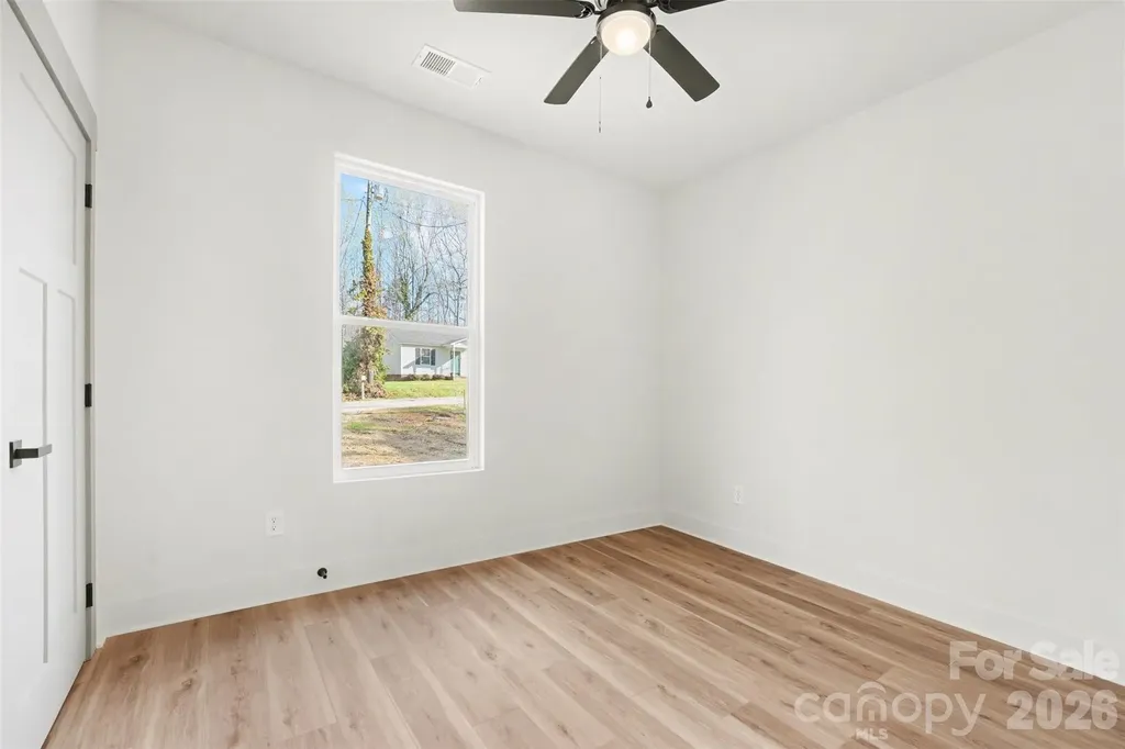 427 W Ballard Street Cherryville NC 28021