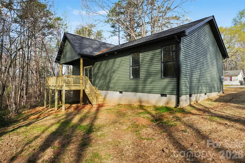427 W Ballard Street Cherryville NC 28021
