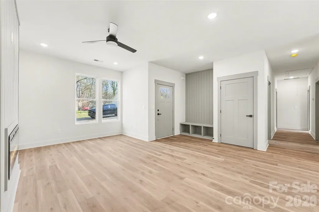 427 W Ballard Street Cherryville NC 28021