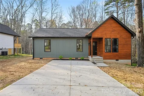 427 W Ballard Street Cherryville NC 28021