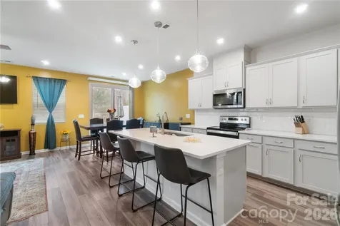 8032 Overmeadow Lane Charlotte NC 28269