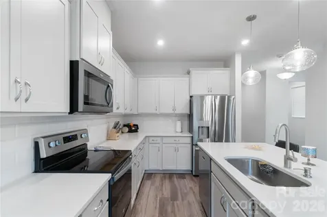 8032 Overmeadow Lane Charlotte NC 28269