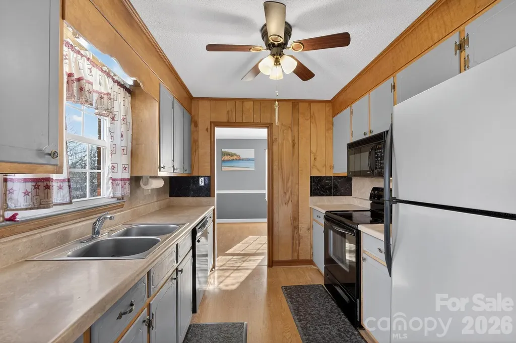 708 Wilmore Street NE Lenoir NC 28645