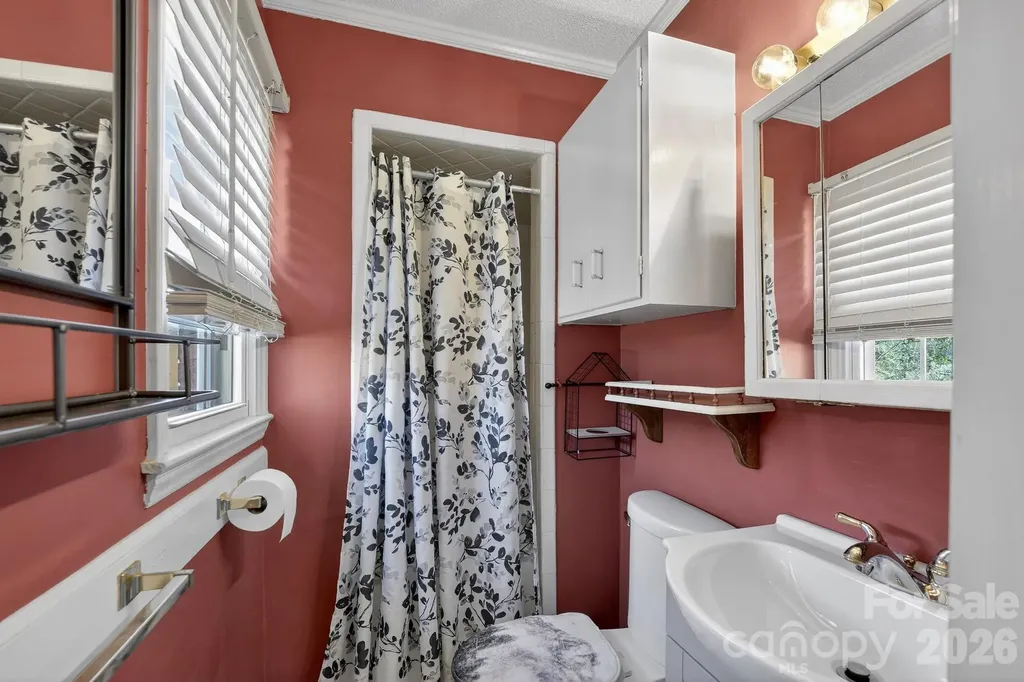 708 Wilmore Street NE Lenoir NC 28645