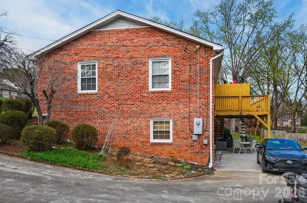 708 Wilmore Street NE Lenoir NC 28645