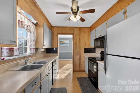 708 Wilmore Street NE Lenoir NC 28645