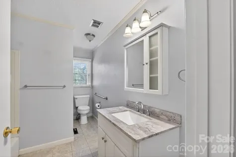 708 Wilmore Street NE Lenoir NC 28645