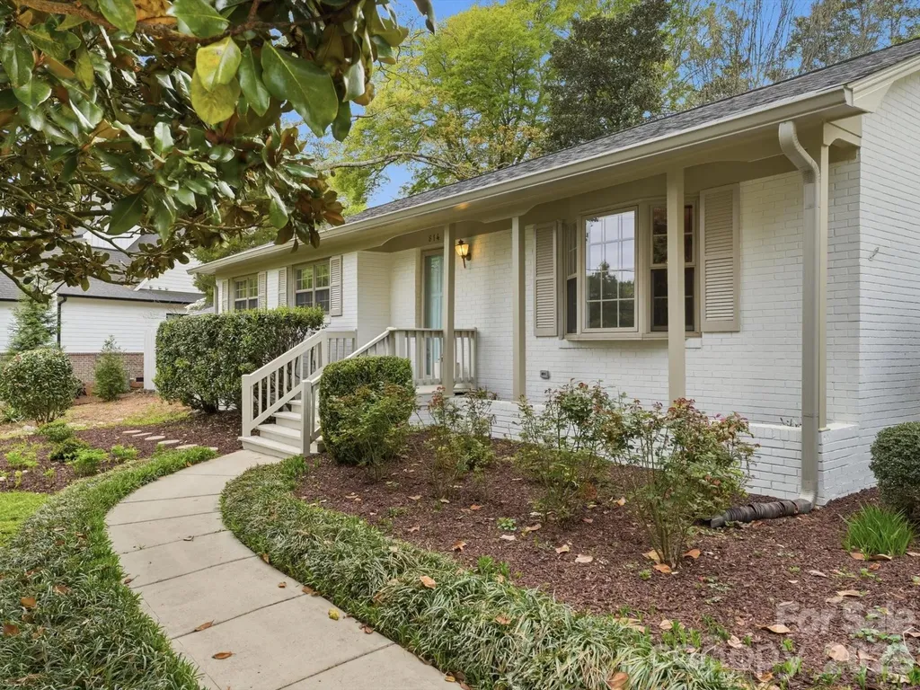 814 Twin Oaks Road Davidson NC 28036