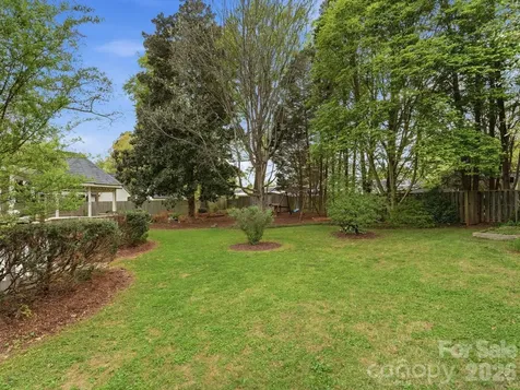 814 Twin Oaks Road Davidson NC 28036