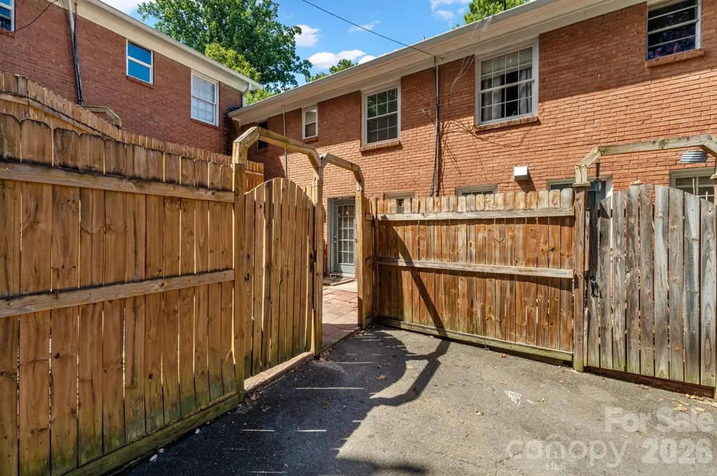 636 Chipley Avenue Charlotte NC 28205