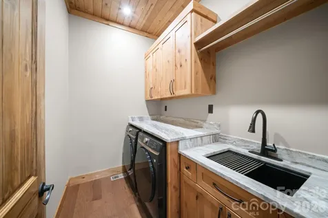 296 Austin Mountain Drive Burnsville NC 28714