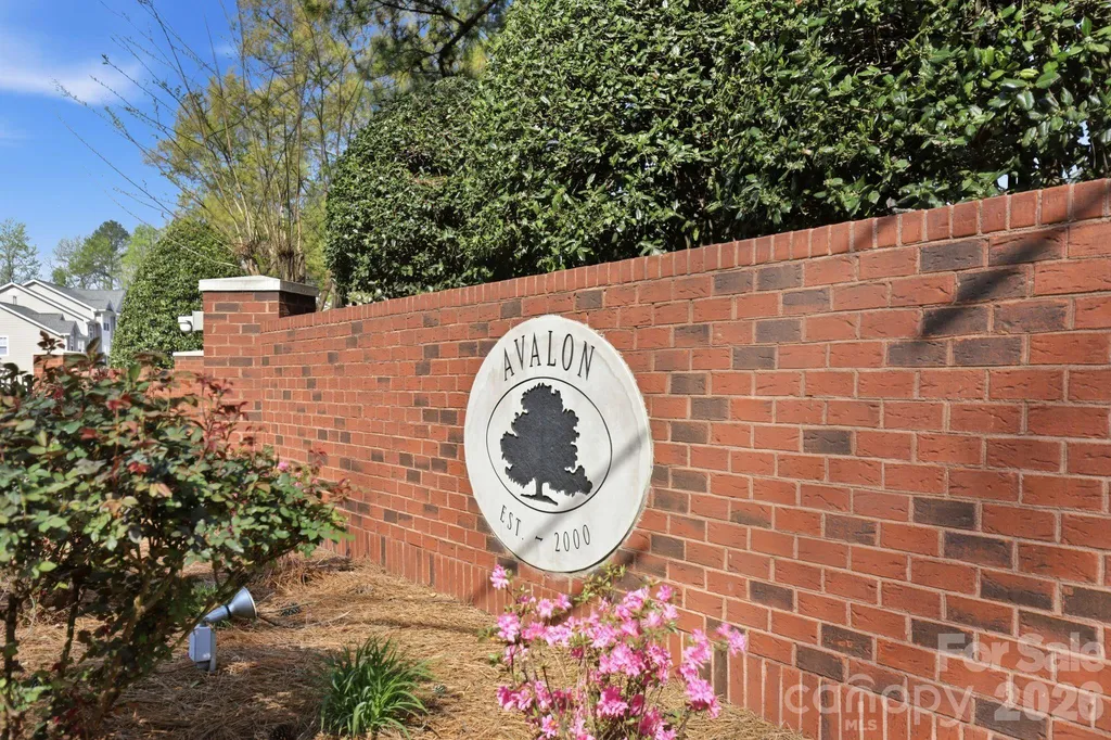 2814 Avalon Loop Road Charlotte NC 28269