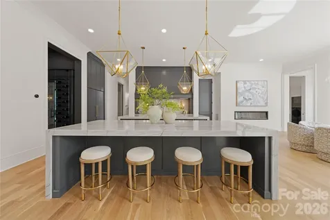 2208 Overhill Road Charlotte NC 28211