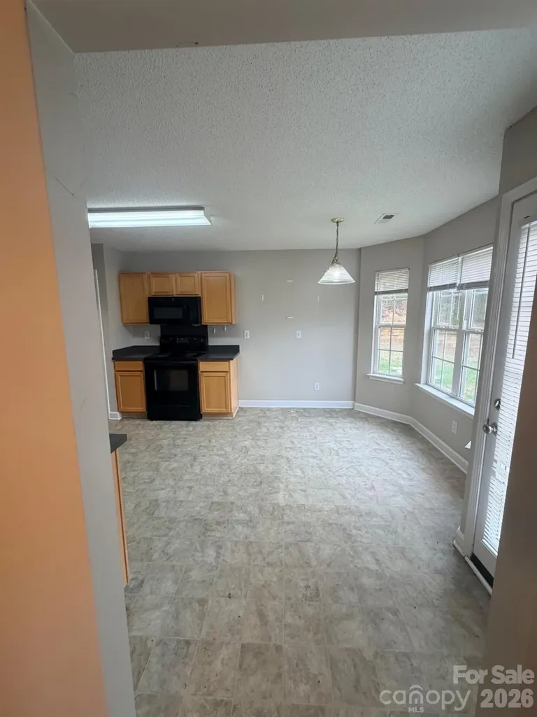 634 Longacre Drive Charlotte NC 28214