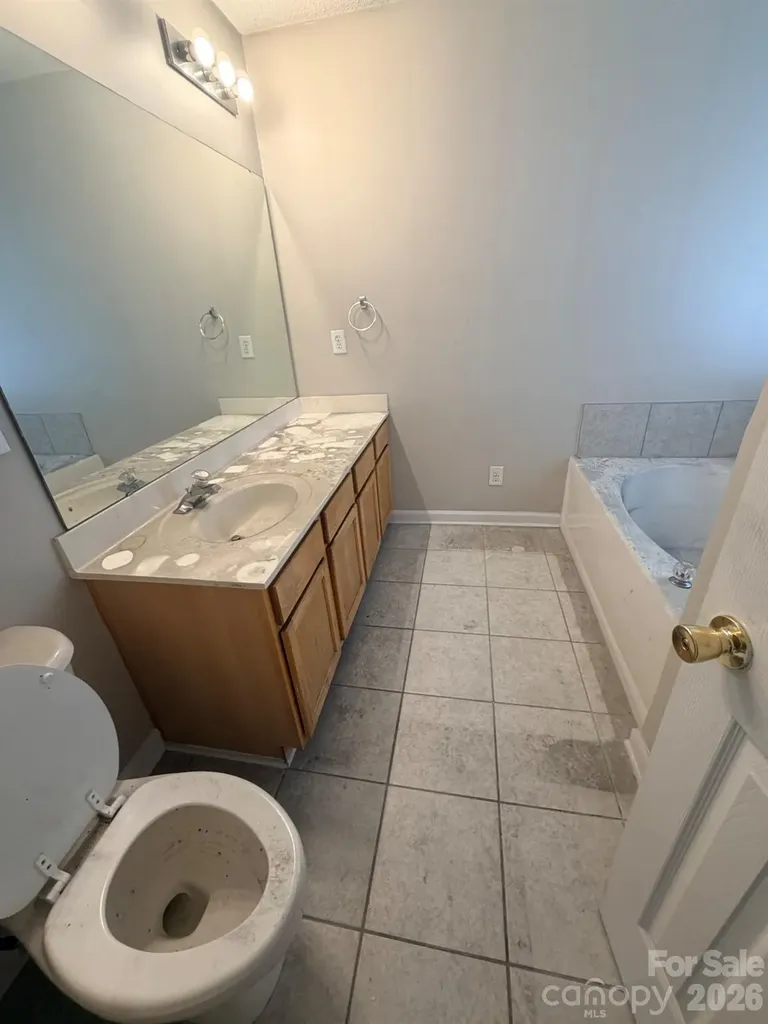 634 Longacre Drive Charlotte NC 28214