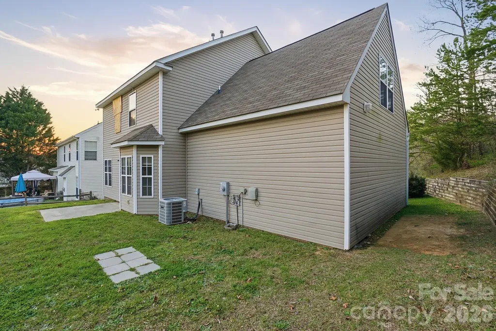 634 Longacre Drive Charlotte NC 28214