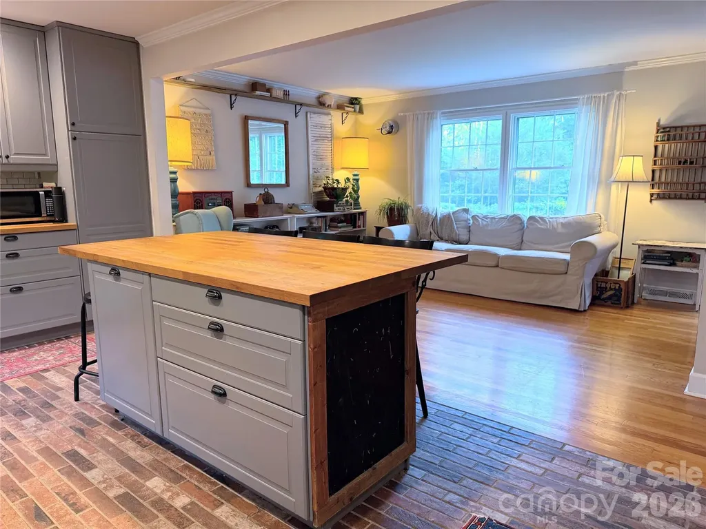 6701 Rugby Lane Charlotte NC 28226