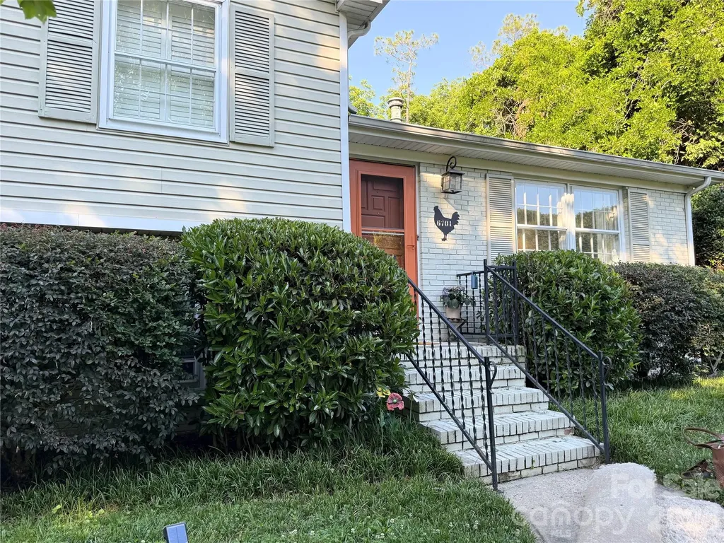 6701 Rugby Lane Charlotte NC 28226
