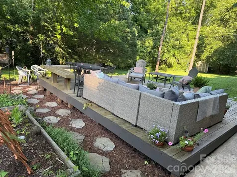 6701 Rugby Lane Charlotte NC 28226