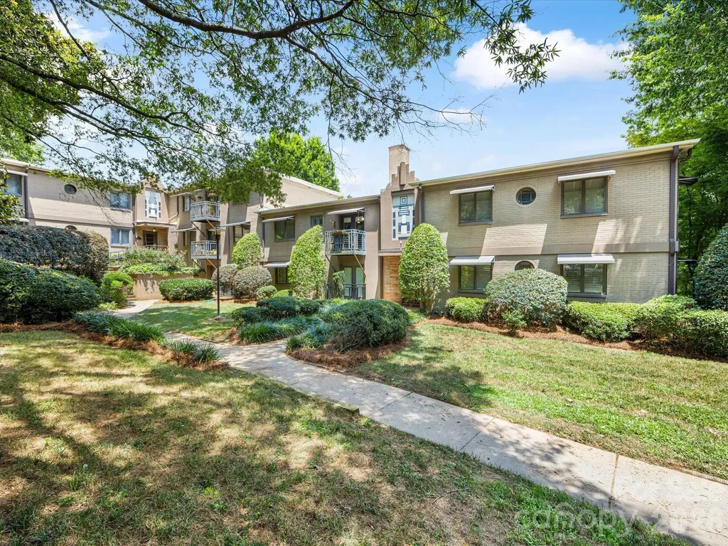 229 N Dotger Avenue Charlotte NC 28207