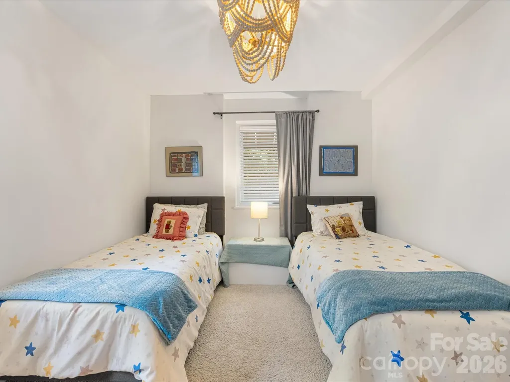 229 N Dotger Avenue Charlotte NC 28207