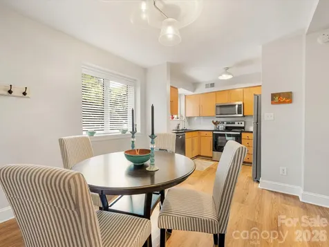 229 N Dotger Avenue Charlotte NC 28207