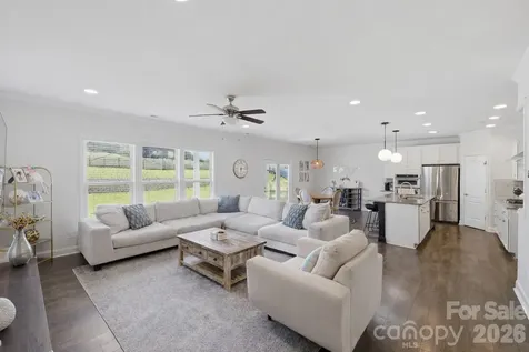 10511 Honeyfur Court Charlotte NC 28278