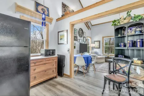 74 S Alta Vista Drive Saluda NC 28773