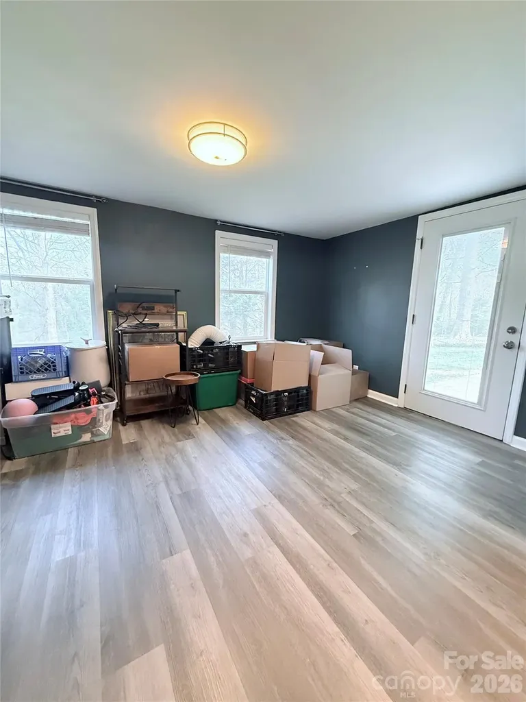 3743 Crosland Road Winston Salem NC 27106