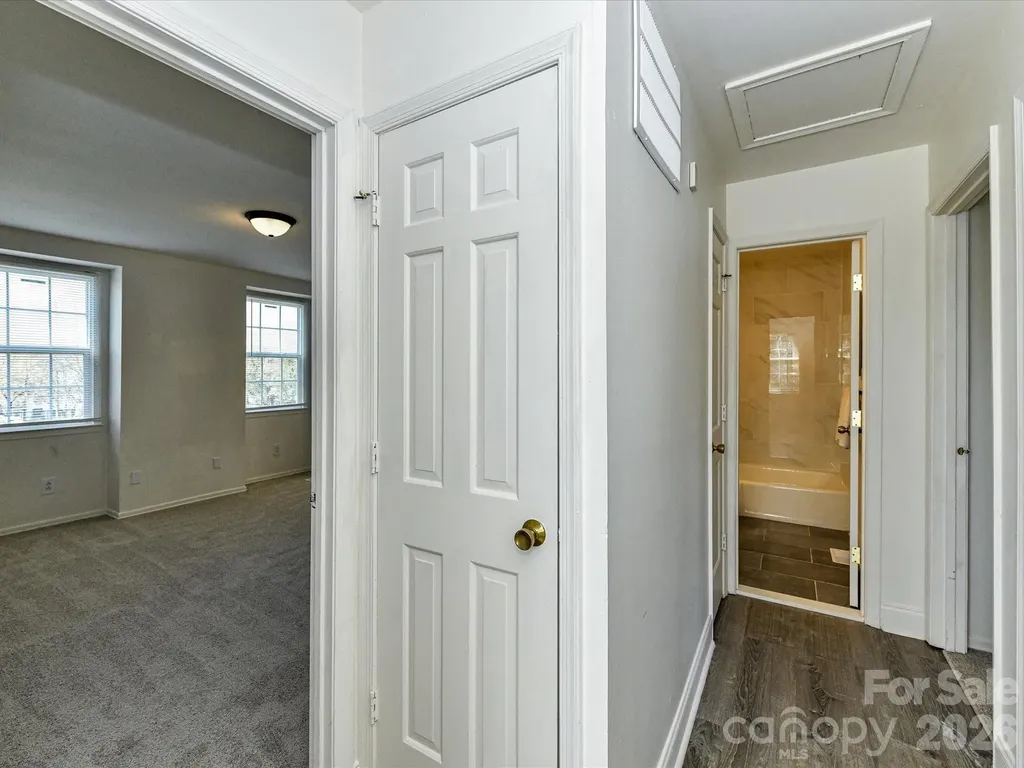 8322 Knights Bridge Road Charlotte NC 28210