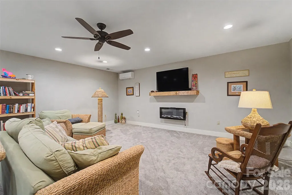 151 High Grove Parkway Whittier NC 28789