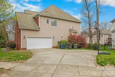 9333 Standerwick Lane Huntersville NC 28078